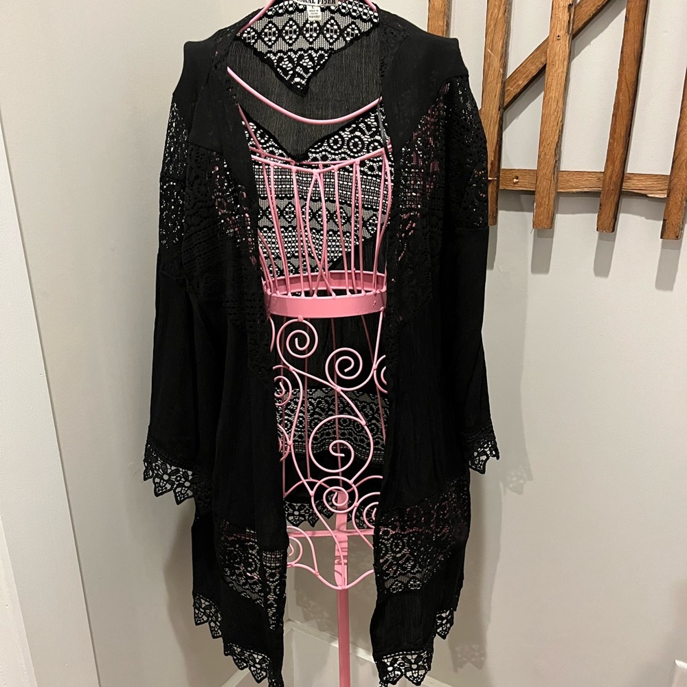 Black lace , women’s large